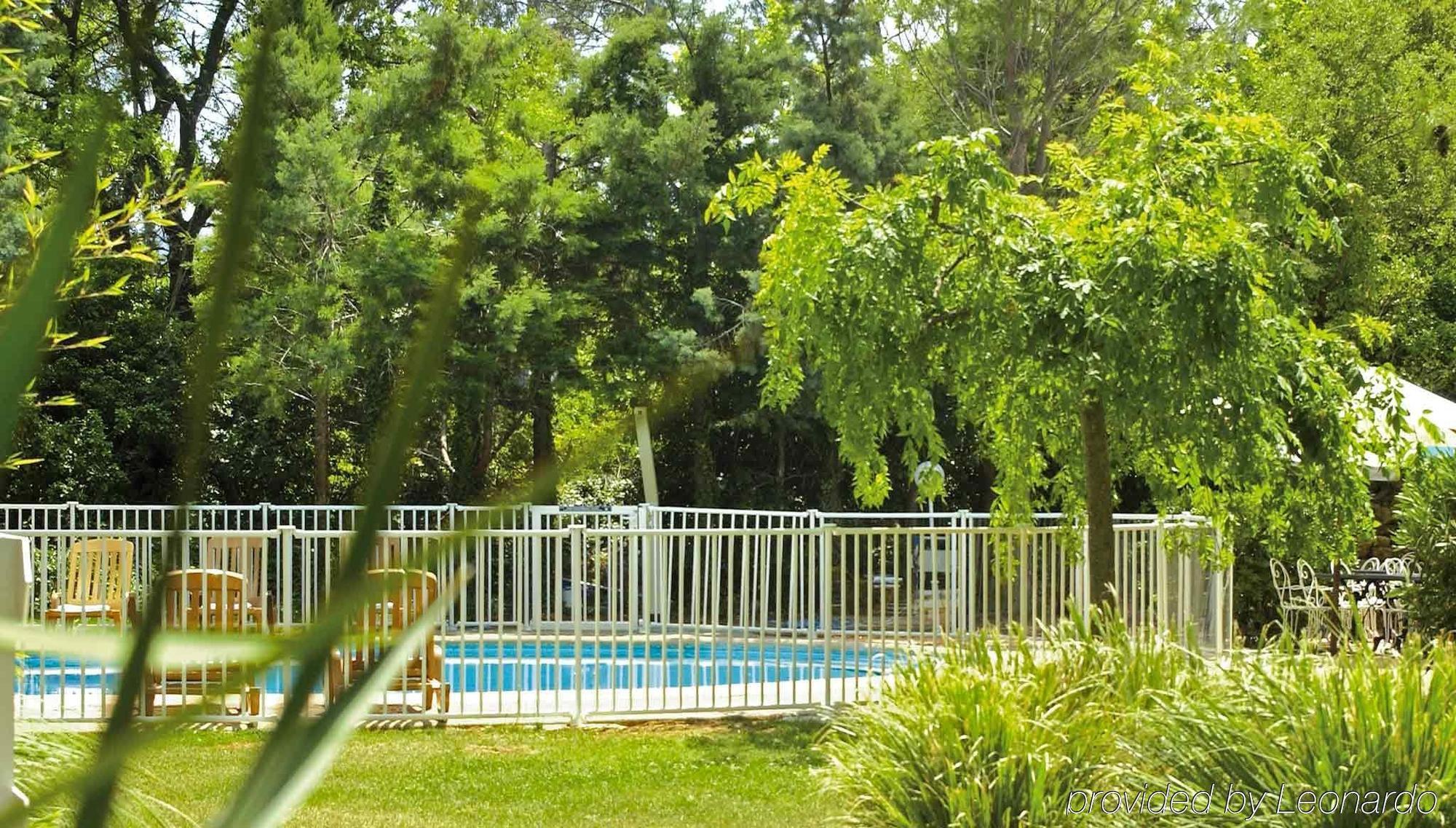 Ibis Budget Brignoles Provence Exteriör bild