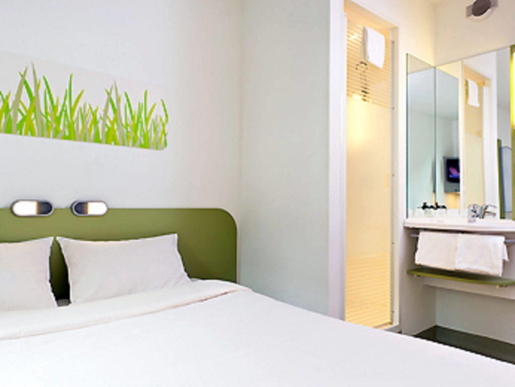 Ibis Budget Brignoles Provence Exteriör bild