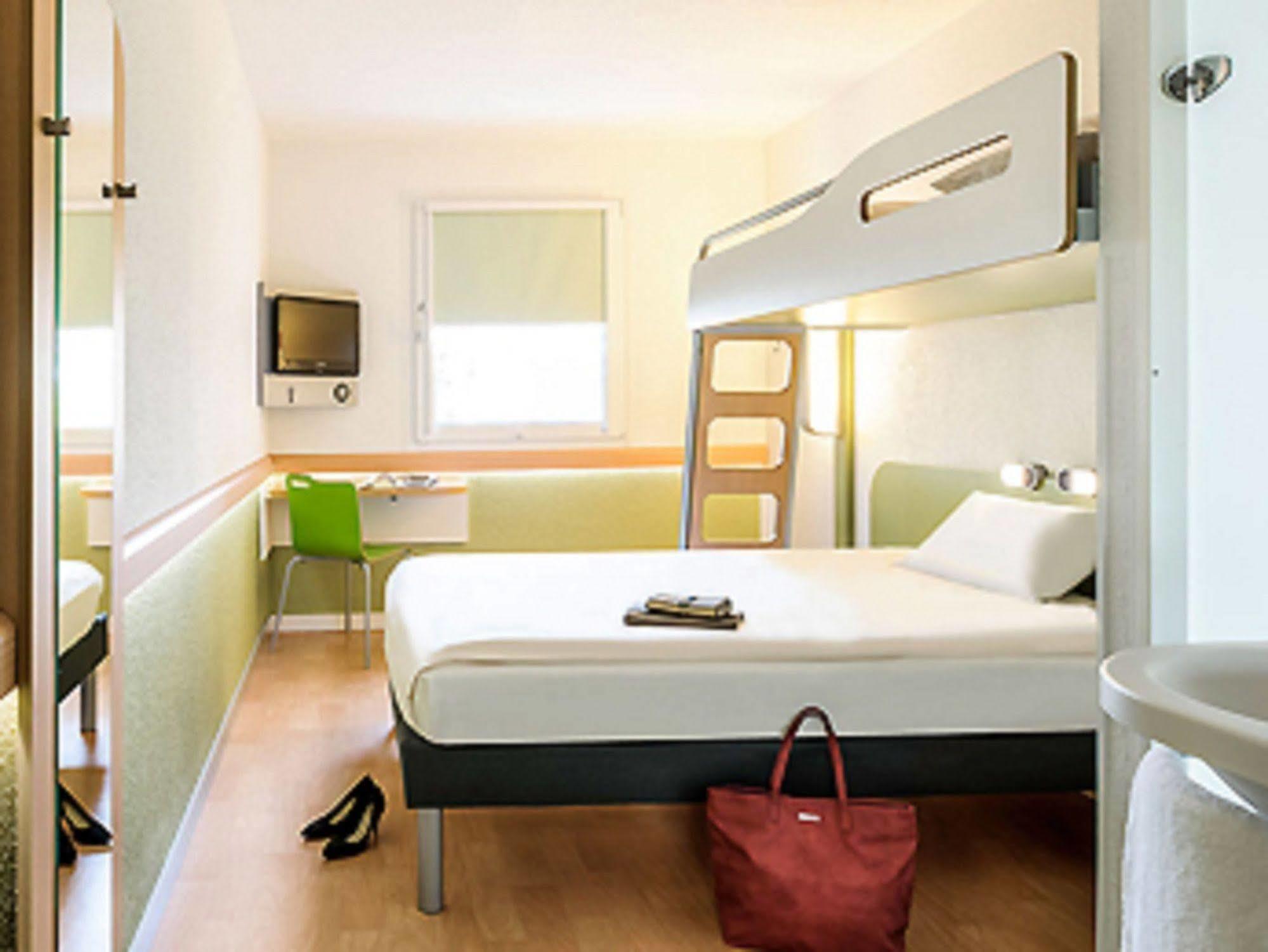 Ibis Budget Brignoles Provence Exteriör bild